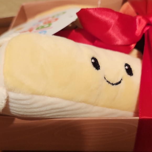Giggle Scape Cheese Box Plushies - Picture 3 of 5